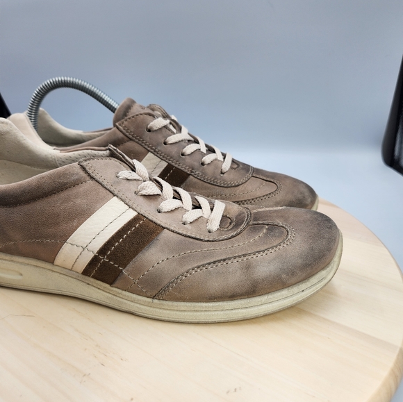 ECCO Women's Sneakers sz 39 - Picture 5 of 14